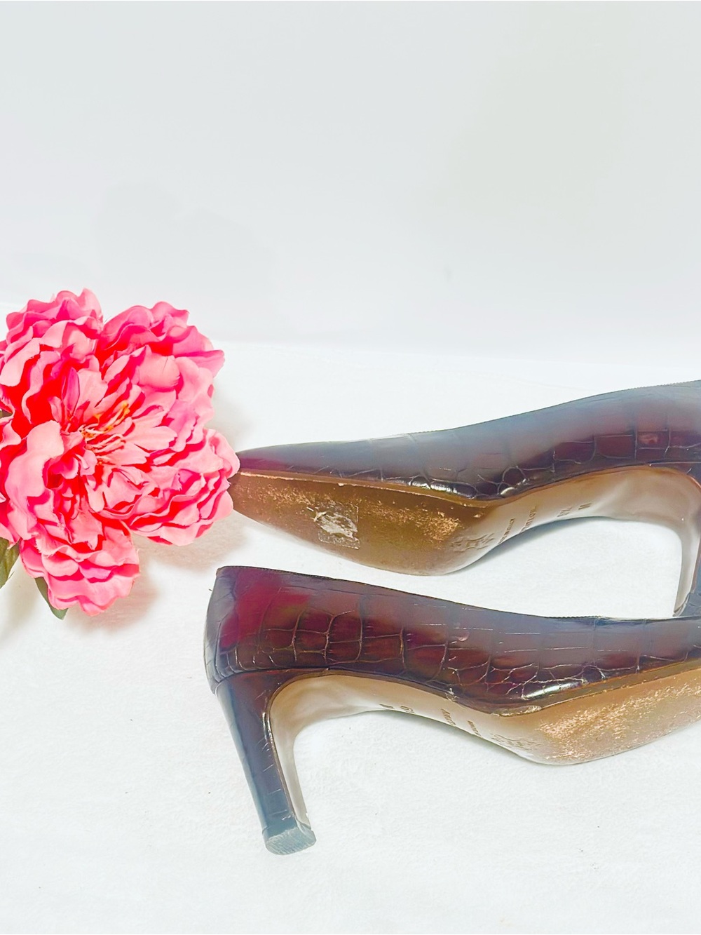 Ann Taylor Croc-Embossed Pumps in Burgundy Almond Toe Block Chunky Heel 6.5 - Picture 2 of 10